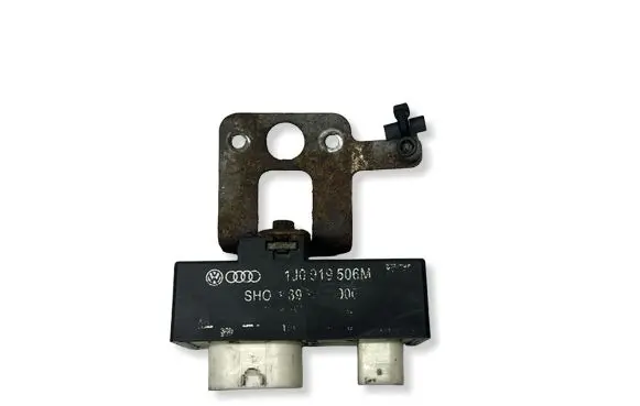 Volkswagen Polo V 6R Coolant fan relay 1J0919506M 898967000