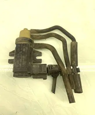 Volkswagen Golf IV Turbo solenoid valve 1K0906627