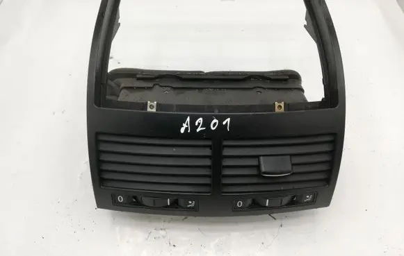 Volkswagen Touareg I Dash center air vent grill 7L6819727