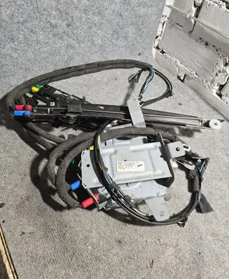 BMW 5 F10 F11 Curtain motor 003990048100 7232773