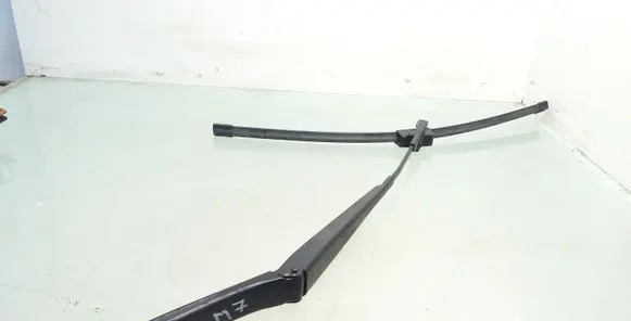 Skoda Octavia Mk2 (1Z) Front wiper blade arm 1Z1955409