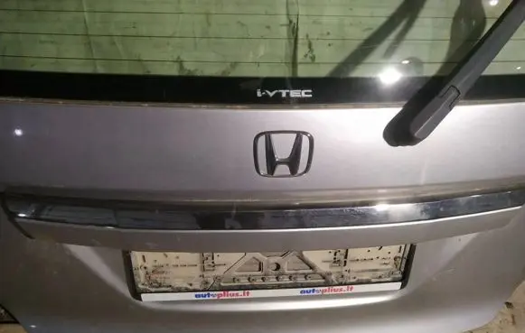 Honda FR-V Trunk door license plate light bar 