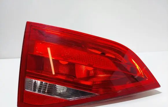 Audi A4 S4 B8 8K Tailgate rear/tail lights 8K5945093D