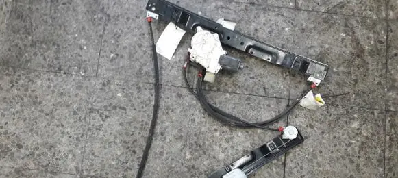 Ford Galaxy Rear window lifting mechanism without motor