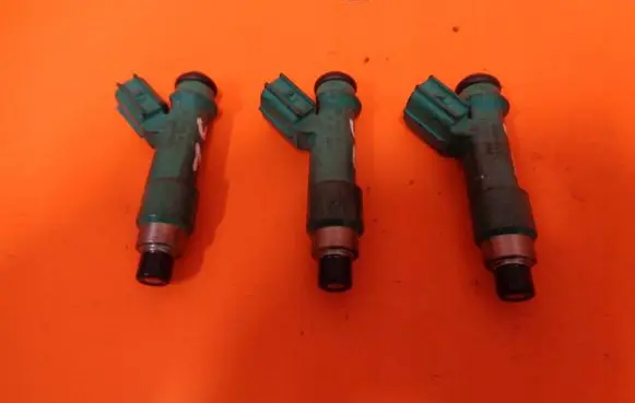 Peugeot 107 Fuel injector 2325000020