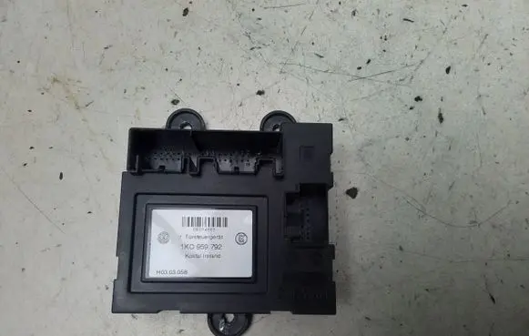 Skoda Octavia Mk2 (1Z) Door control unit/module 1K0959792