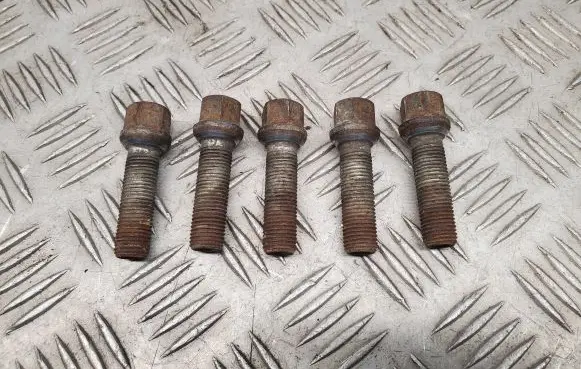 Audi A5 Nuts/bolts 