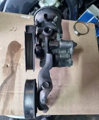 Toyota Previa (XR30, XR40) II Power steering pump
