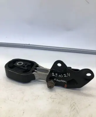 Opel Mokka B Gearbox mounting bracket 9824123680