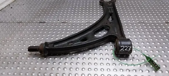 Volkswagen Touran I Front control arm 1K0407153G