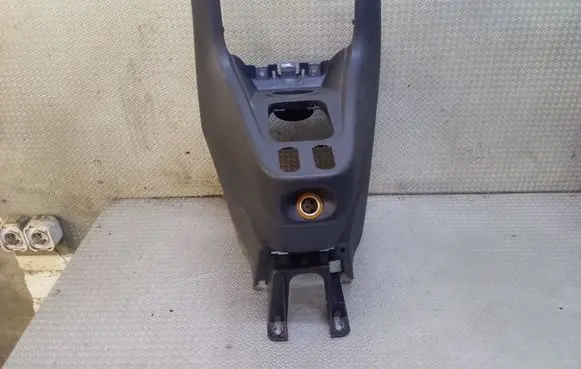 Peugeot 1007 Center console 