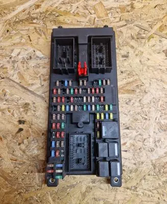 Land Rover Range Rover Sport L320 Fuse module AH2214F041BG 519329809 000000639