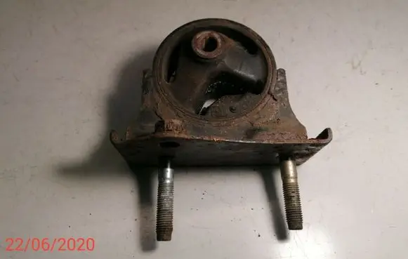 Toyota RAV 4 (XA20) Engine mount bracket 1237122120 1237128030