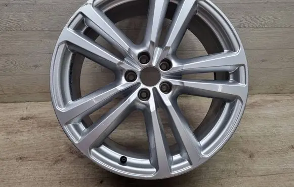 Audi Q7 4M R20 alloy rim 4M0601025G