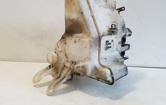 Suzuki Grand Vitara II Windshield washer fluid reservoir/tank HLC32004 E13010131