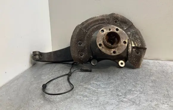 BMW 5 F10 F11 Front wheel hub 6777752