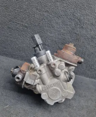 Audi A4 S4 B8 8K Fuel injection high pressure pump 059130755BF 0445010641 059130755CA