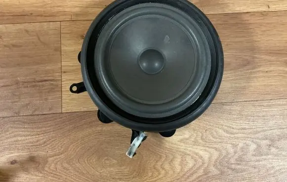 Audi A4 S4 B7 8E 8H Rear door speaker 8E0035411 4166125