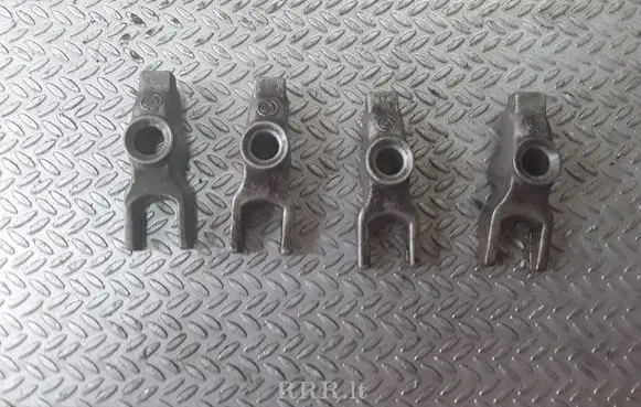 Opel Vectra C Fuel Injector clamp holder