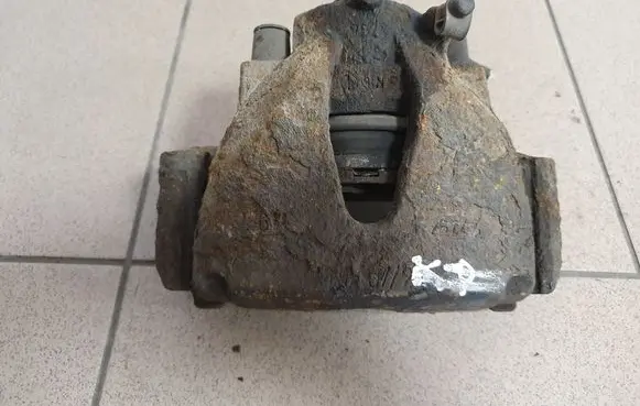 Opel Zafira A Front brake caliper