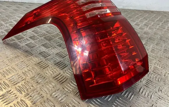 Peugeot 5008 Rear/tail lights 9672666580