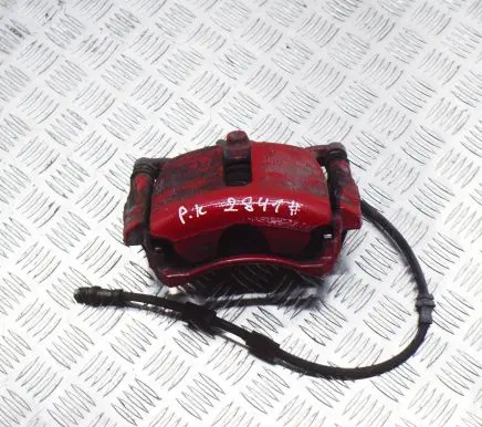 Volkswagen Golf VII Front brake caliper