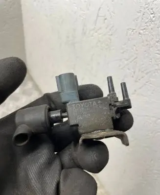 Toyota Avensis T220 Turbo solenoid valve