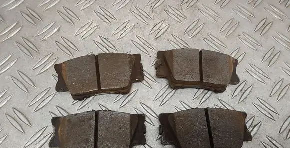 Toyota RAV 4 (XA40) Brake pads (rear) 