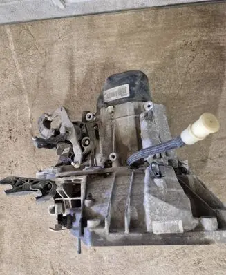 Renault Captur Manual 5 speed gearbox 320103160R JR5357 A023320