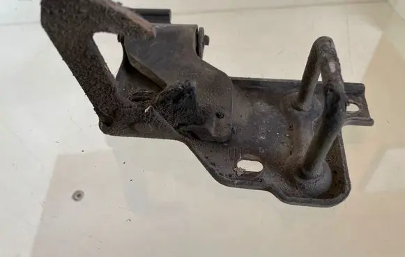 Skoda Superb B6 (3T) Engine bonnet/hood lock/latch loop/hook 3T0823480B
