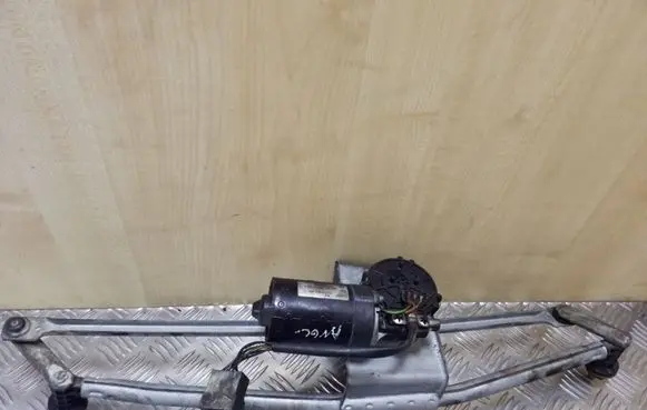 Front wiper linkage