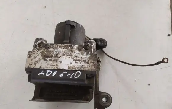 Audi A4 S4 B5 8D ABS Pump F0761979847 800614111 666101702