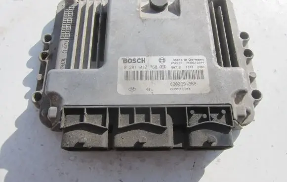 Renault Megane II Engine control unit/module 0281012769 8200391966 8200558304