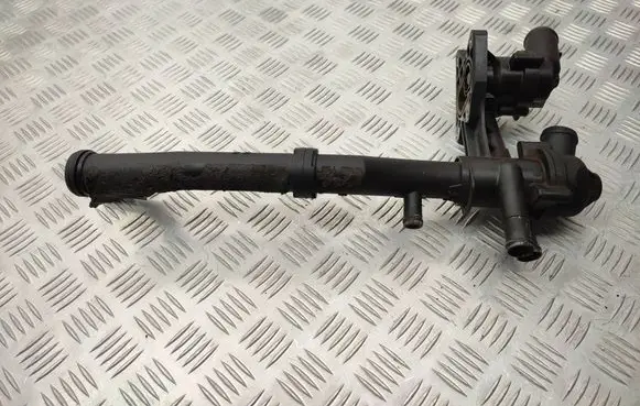 Volkswagen PASSAT B7 Thermostat/thermostat housing 03C121121D 03C121065F