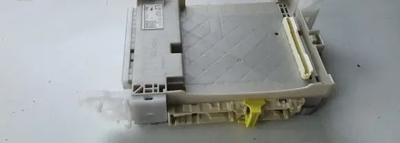 Toyota Yaris Fuse module
