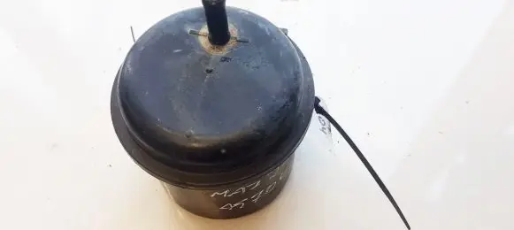 Vacuum air tank