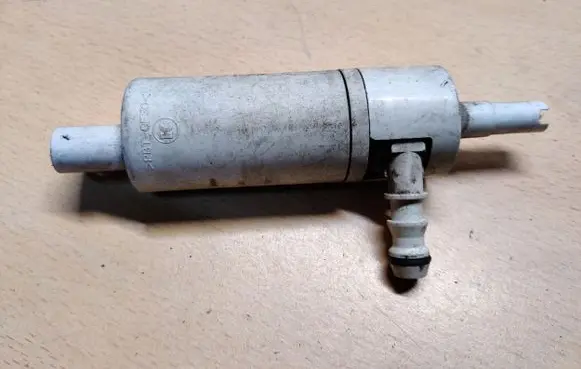 Mercedes-Benz E W211 Headlight washer pump 