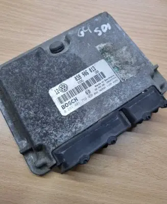 Volkswagen Golf IV Engine control unit/module 038906013 28SA3744 0281001759