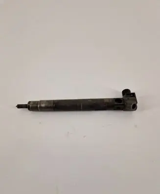Mercedes-Benz C W205 Fuel injector A6510703287