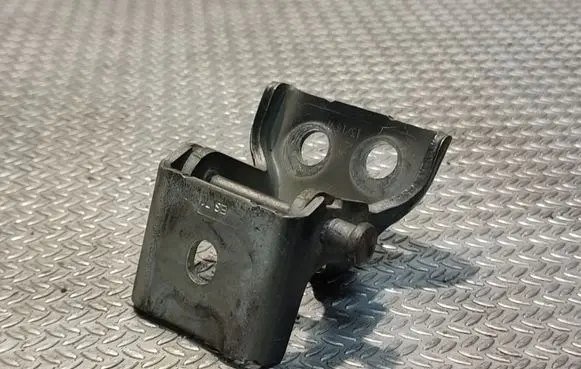 Peugeot Partner Front door upper hinge