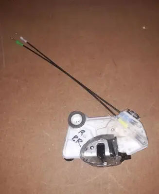 Toyota Corolla E160 E170 Front door lock 4100119