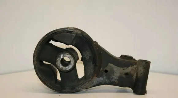 Opel Signum Engine mount bracket 21031136
