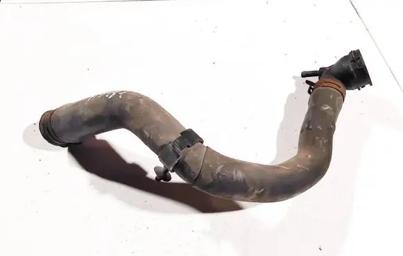 Volkswagen PASSAT B6 Intercooler hose/pipe 