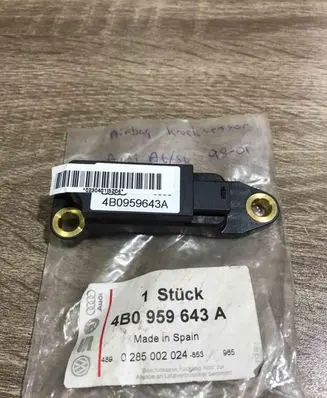 Audi A6 S6 C5 4B Airbag deployment crash/impact sensor 4B0959643A