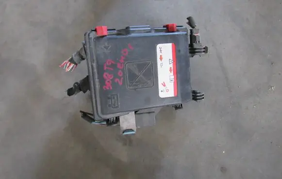 Peugeot 308 Fuse box set 9678633380