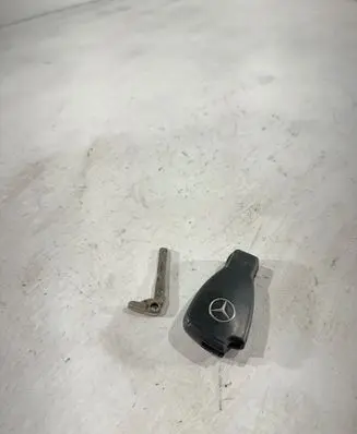 Mercedes-Benz E W211 Ignition key/card 