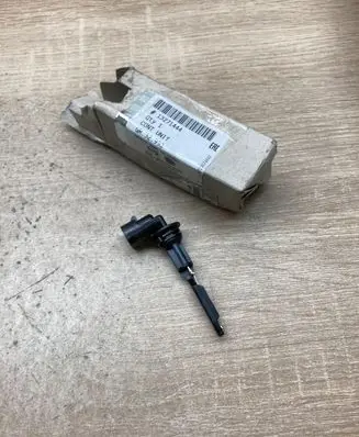 Opel Insignia A Coolant level sensor 13271444