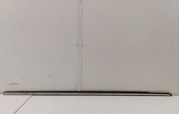 Front door glass trim molding