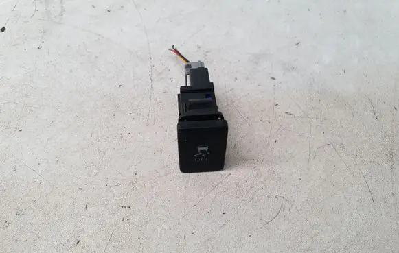 Toyota Avensis T270 ESP (stability program) switch 15C032