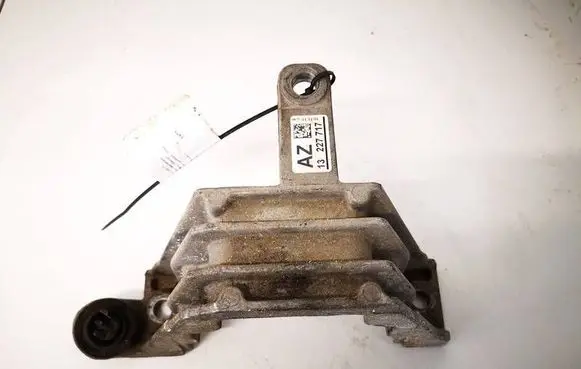Opel Insignia A Engine mounting bracket 13227717